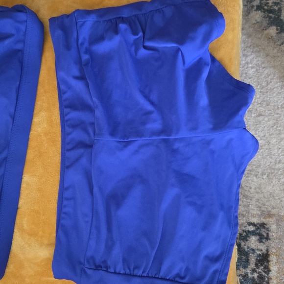 Bikini - Picture 2 of 7